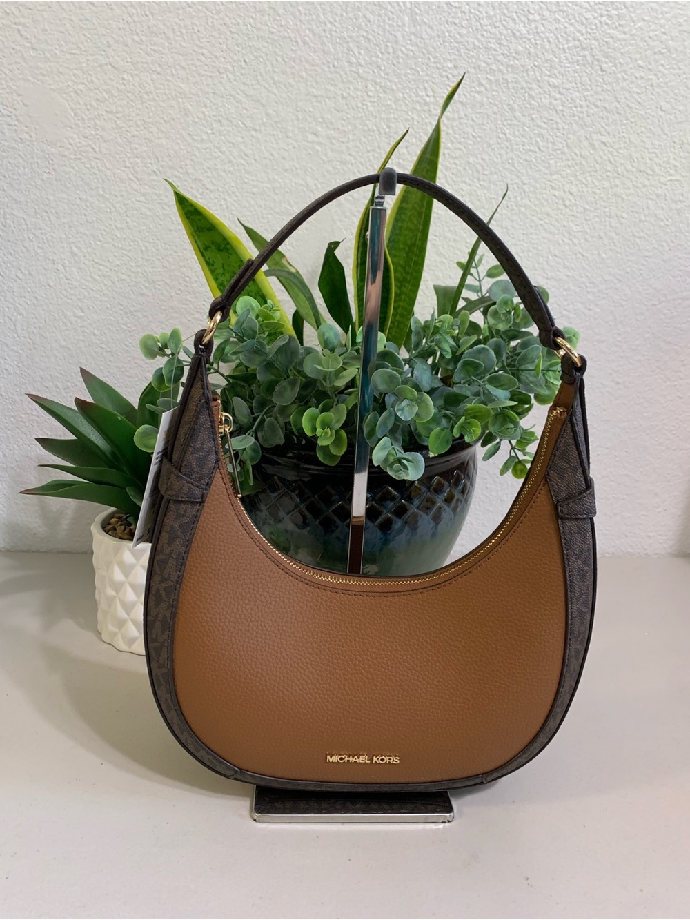 👜💕 Michael Kors Brown Crescent Shoulder Bag